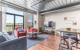 Spacious 2 King Bed Downtown Central To It All